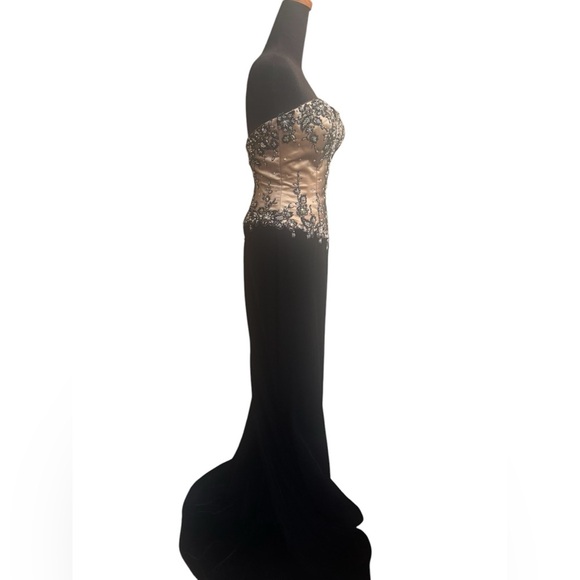 THE CROWN COLLECTION evening gown black sequined gold size 4 formal EUC Pageant - Picture 14 of 17